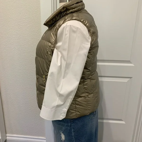 Women's Bronze Puffer Vest - Picture 3 of 9